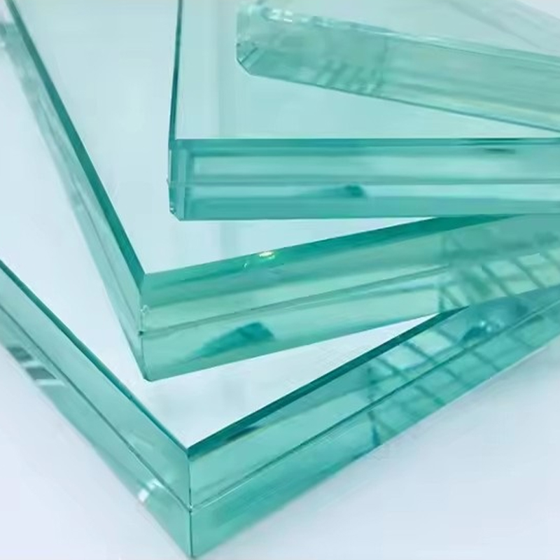 El techo de vidrio protege contra el viento y la lluvia como una cúpula